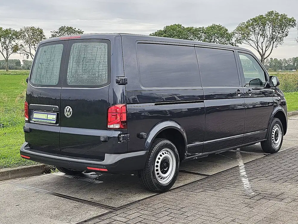 Volkswagen Transporter 2.0 TDI L2H1 30 Airco uit 2020, foto 3