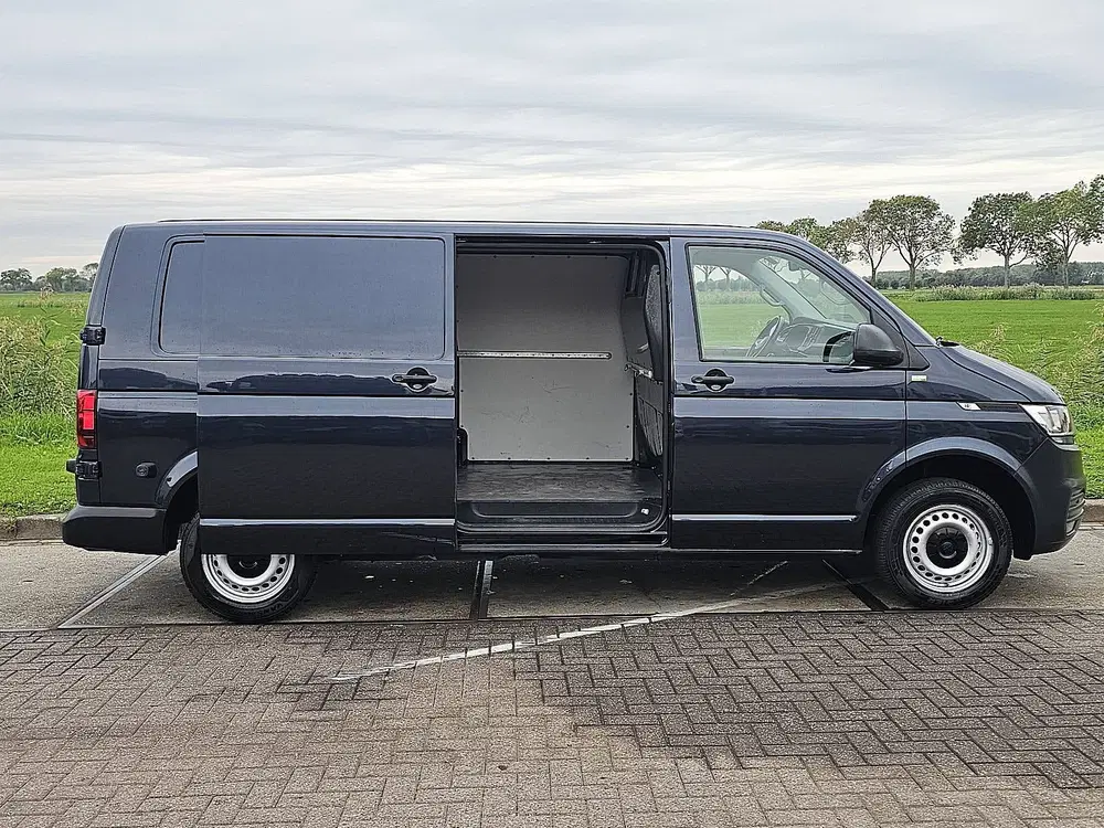 Volkswagen Transporter 2.0 TDI L2H1 30 Airco uit 2020, foto 5
