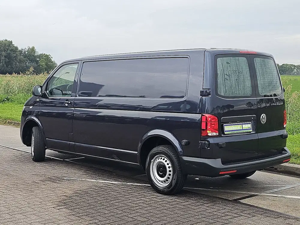 Volkswagen Transporter 2.0 TDI L2H1 30 Airco uit 2020, foto 6