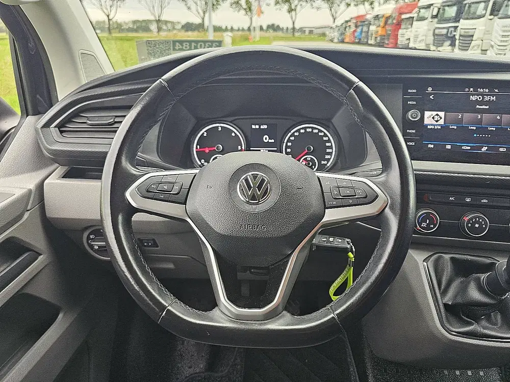 Volkswagen Transporter 2.0 TDI L2H1 30 Airco uit 2020, foto 8