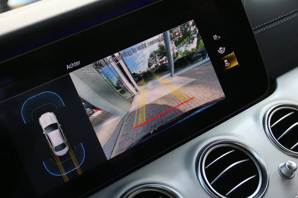 Mercedes-Benz E-Klasse 300 e Business Solution AMG uit 2020, foto 11