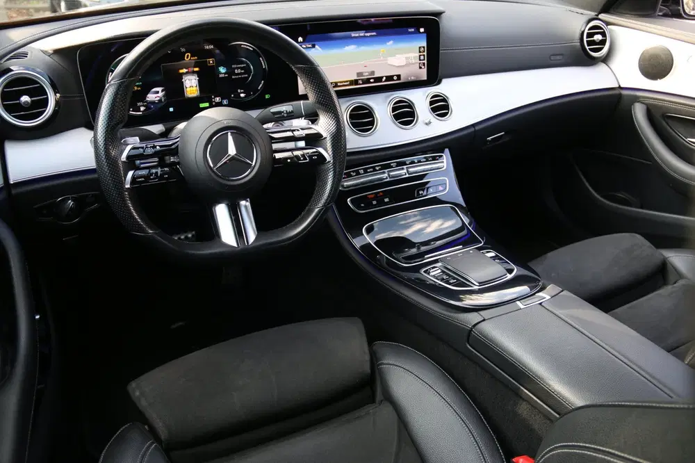 Mercedes-Benz E-Klasse 300 e Business Solution AMG uit 2020, foto 12