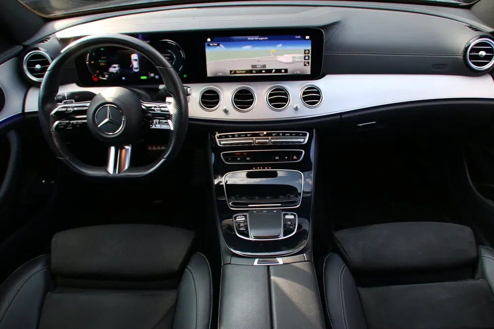 Mercedes-Benz E-Klasse 300 e Business Solution AMG uit 2020, foto 13