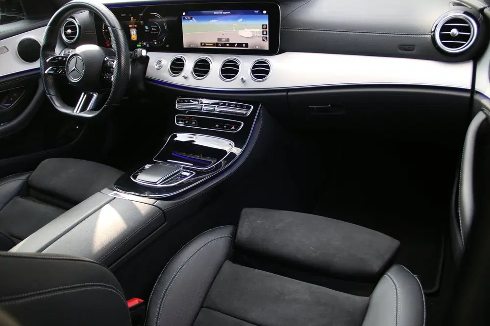 Mercedes-Benz E-Klasse 300 e Business Solution AMG uit 2020, foto 14