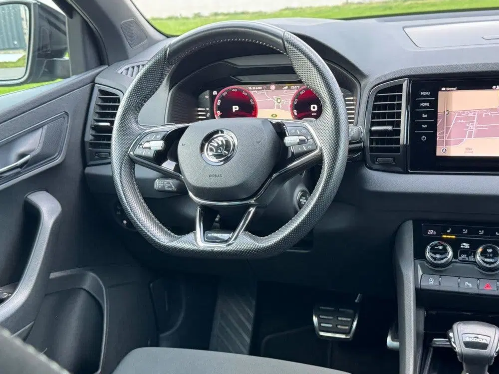 Skoda Karoq 1.5 TSI ACT SPORTLINE DSG Panodak uit 2023, foto 10