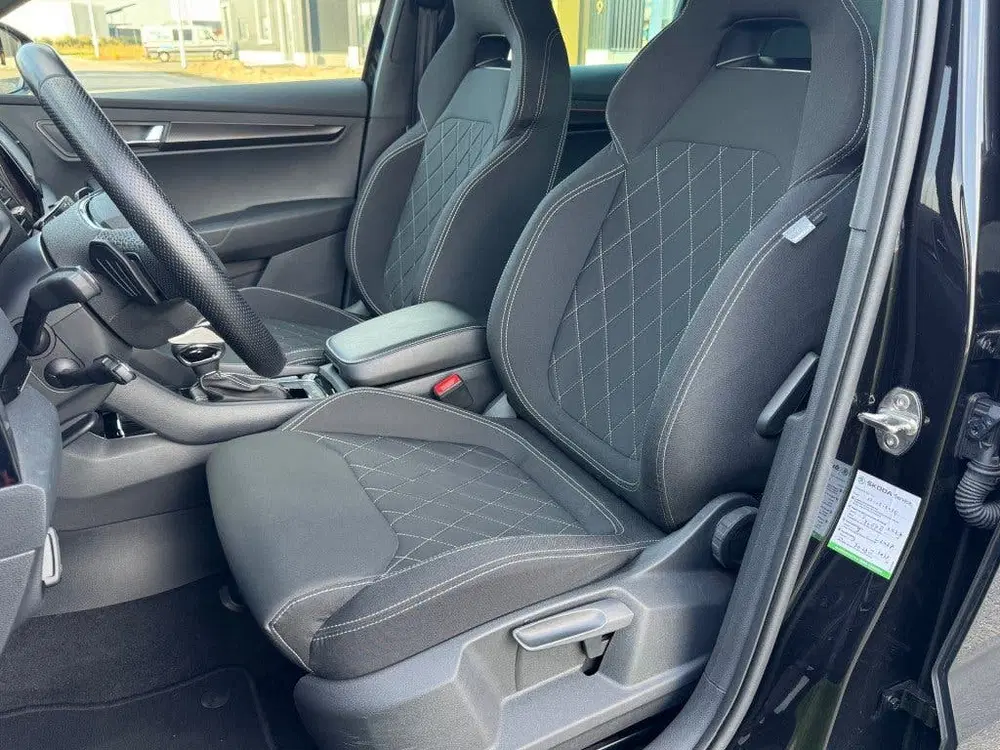 Skoda Karoq 1.5 TSI ACT SPORTLINE DSG Panodak uit 2023, foto 13