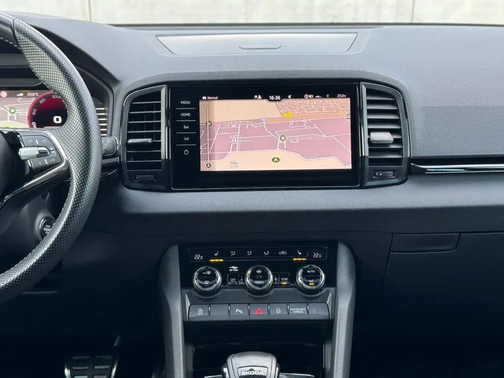 Skoda Karoq 1.5 TSI ACT SPORTLINE DSG Panodak uit 2023, foto 8