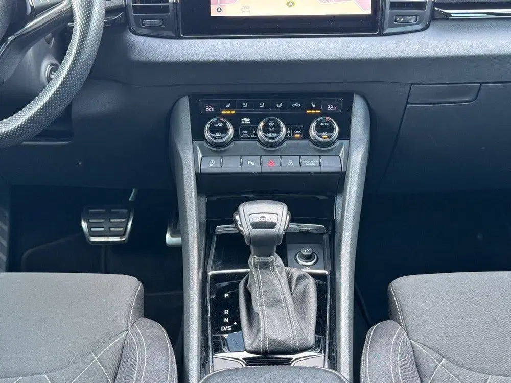 Skoda Karoq 1.5 TSI ACT SPORTLINE DSG Panodak uit 2023, foto 9