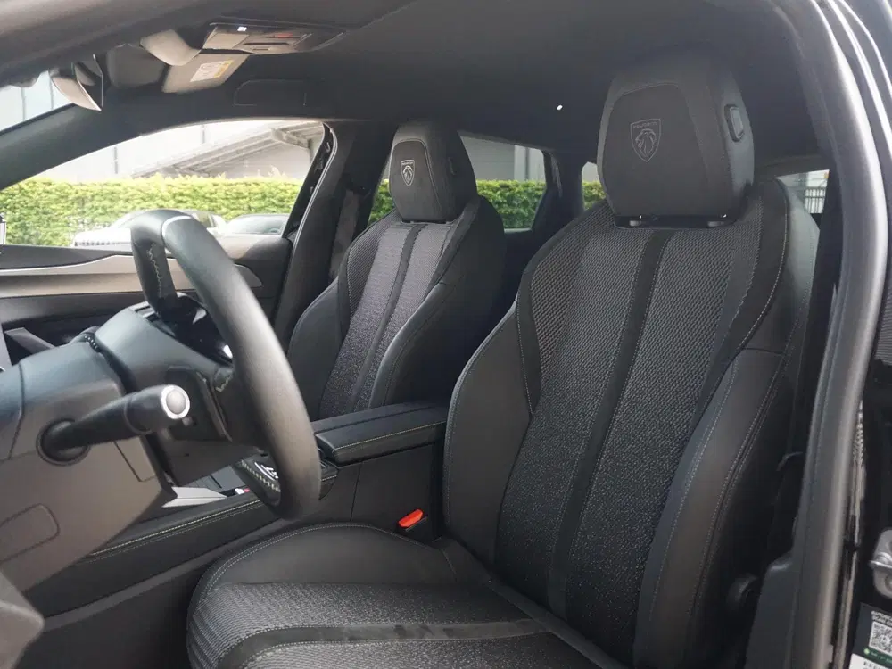 Peugeot 308 1.6 Plug-in Hybrid 225 GT uit 2024, foto 11