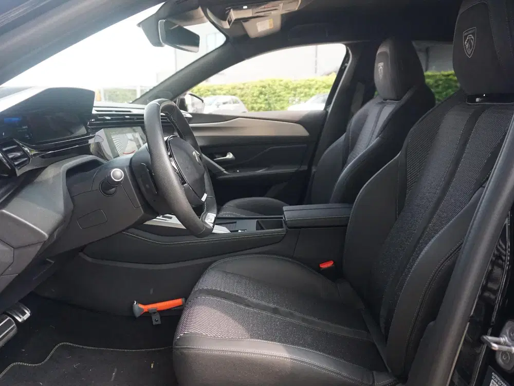 Peugeot 308 1.6 Plug-in Hybrid 225 GT uit 2024, foto 12