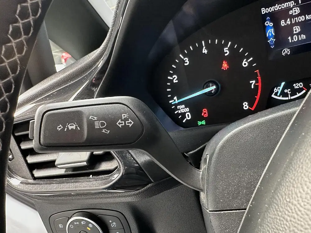 Ford Fiesta 1.0 EcoBoost Hybrid Cross uit 2021, foto 6