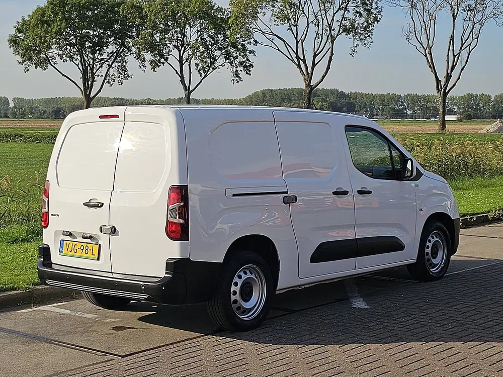 Opel Combo 1.5 d 75kw ediyion uit 2021, foto 3
