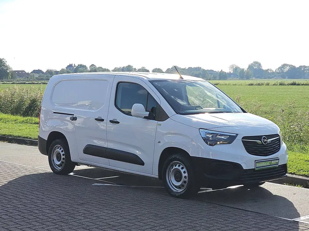 Opel Combo 1.5 d 75kw ediyion uit 2021, foto 5