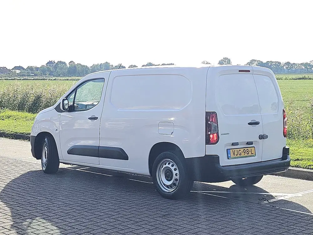 Opel Combo 1.5 d 75kw ediyion uit 2021, foto 6