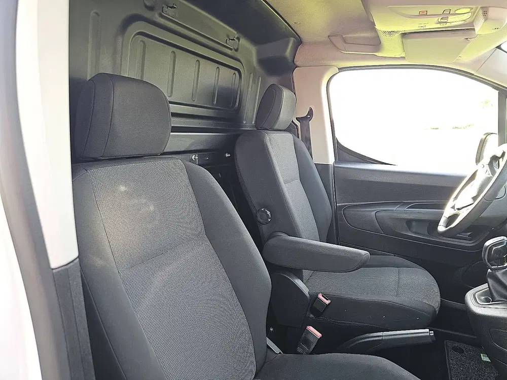 Opel Combo 1.5 d 75kw ediyion uit 2021, foto 7