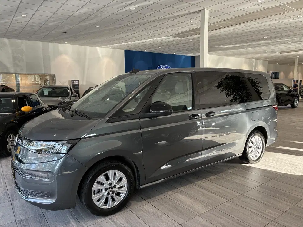 Volkswagen Multivan 1.4 eHybrid L2 H1 Life 218 pk 7 Persoons uit 2024, foto 2