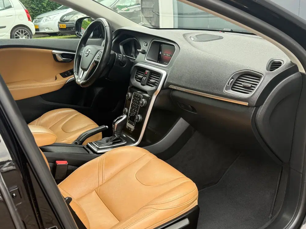 Volvo V40 Cross Country 1.5 T3 Polar+ Luxury Automaat uit 2019, foto 14