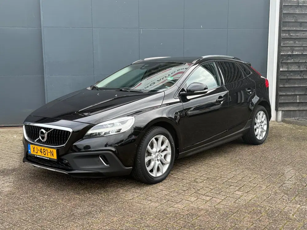 Volvo V40 Cross Country 1.5 T3 Polar+ Luxury Automaat uit 2019, foto 2