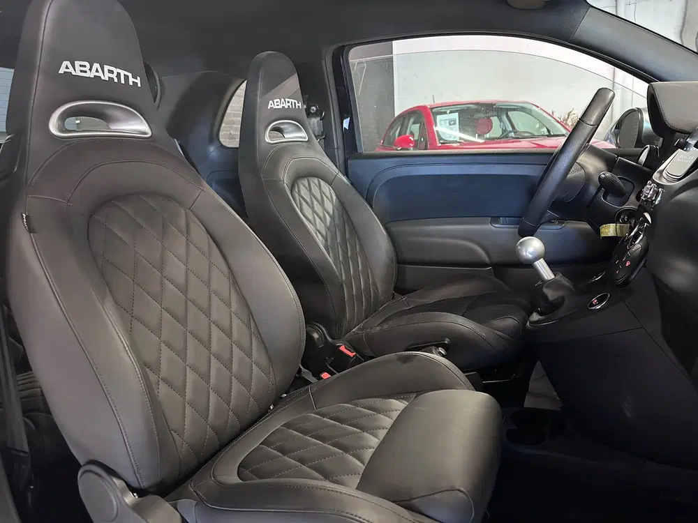 Abarth 595 1.4 T-Jet Abarth Turismo LEDER uit 2022, foto 11