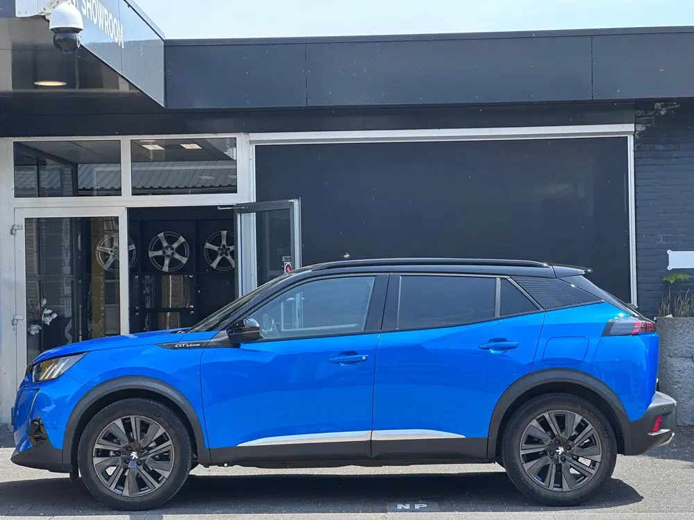 Peugeot 2008 1.2 PureTech GT-Line 1e EIG uit 2020, foto 2