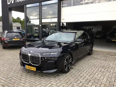 BMW 7-serie 750e xDrive M-SPORT uit 2024