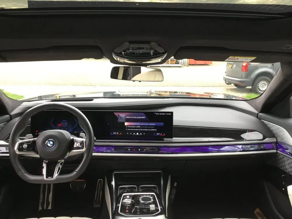 BMW 7-serie 750e xDrive M-SPORT uit 2024, foto 14