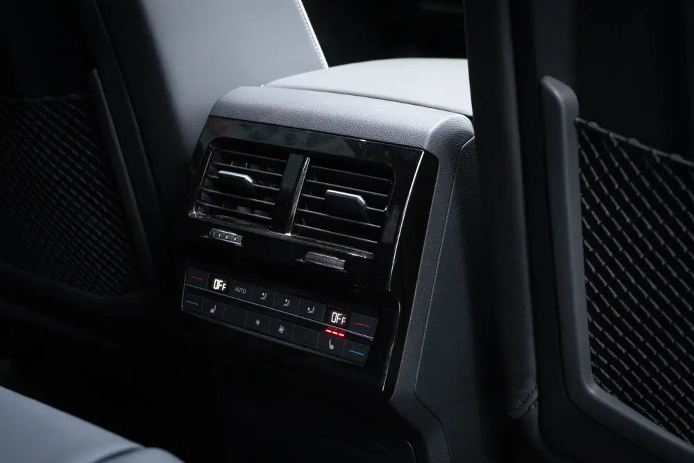 Volkswagen Touareg 3.0 TSI eHybrid 4MOTION uit 2024, foto 8