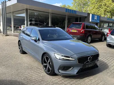 Volvo V60 T8 455pk AWD Ultimate Bright Pano Keyless uit 2023