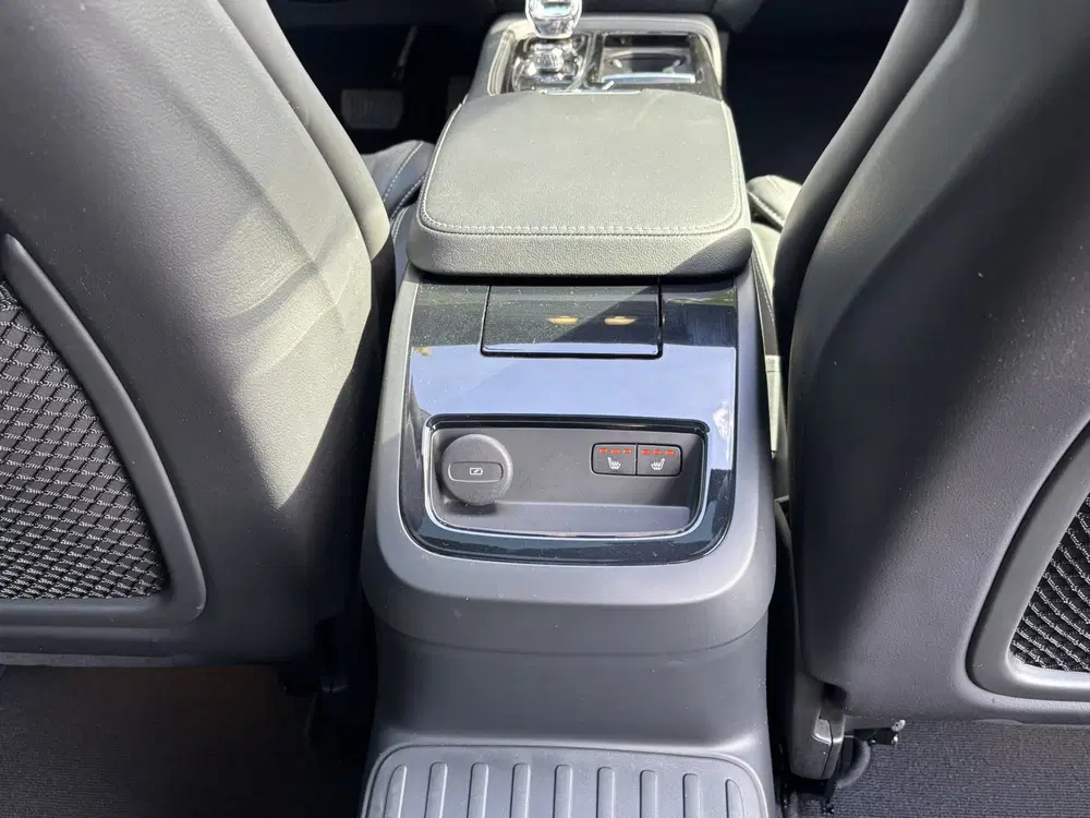Volvo V60 T8 455pk AWD Ultimate Bright Pano Keyless uit 2023, foto 11