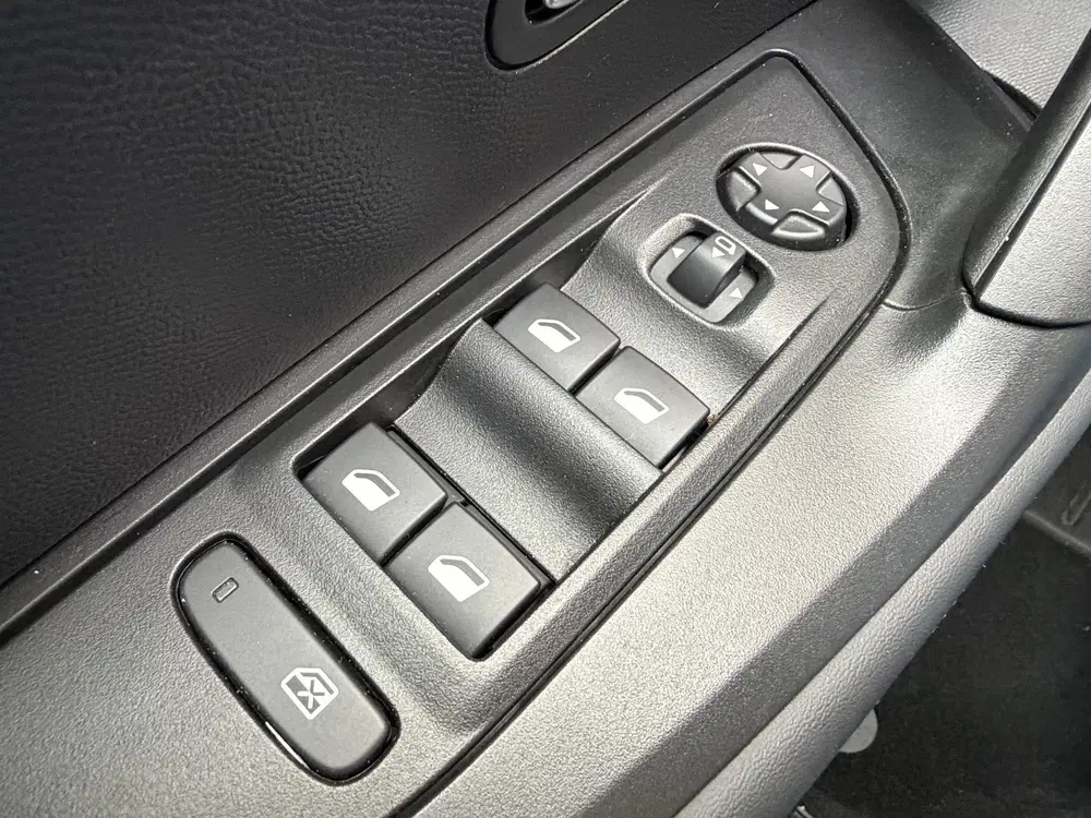 Peugeot 2008 1.2 Hybrid 145 Allure Automaat uit 2025, foto 12