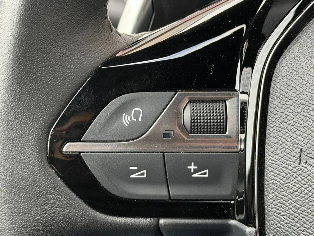 Peugeot 2008 1.2 Hybrid 145 Allure Automaat uit 2025, foto 14