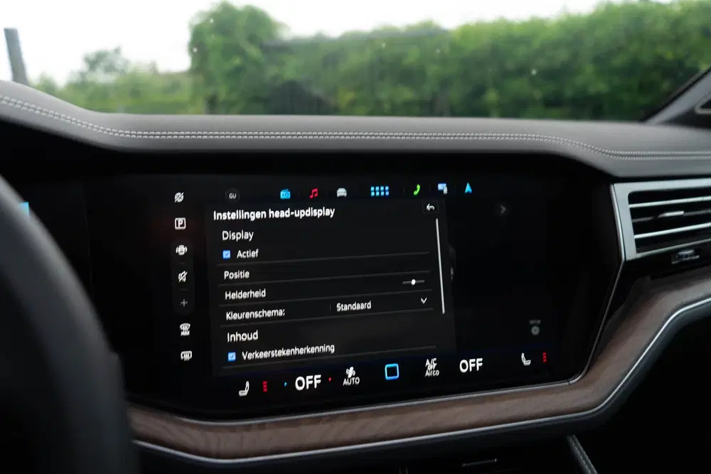 Volkswagen Touareg 3.0 TSI eHybrid 4MOTION uit 2023, foto 15