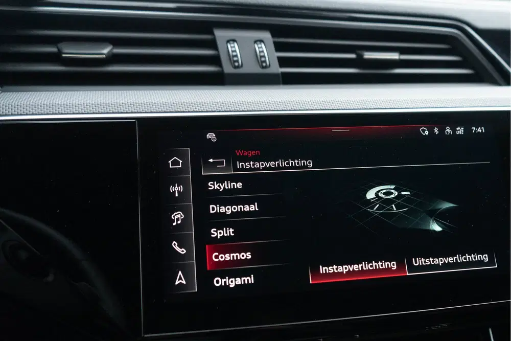 Audi SQ8 Quattro uit 2024, foto 10
