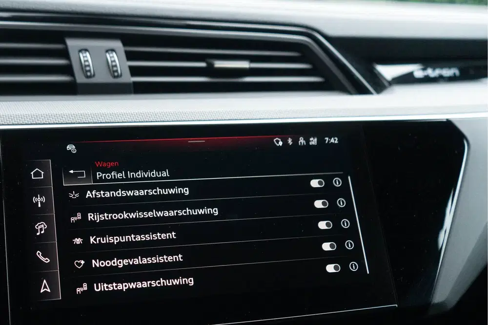 Audi SQ8 Quattro uit 2024, foto 11