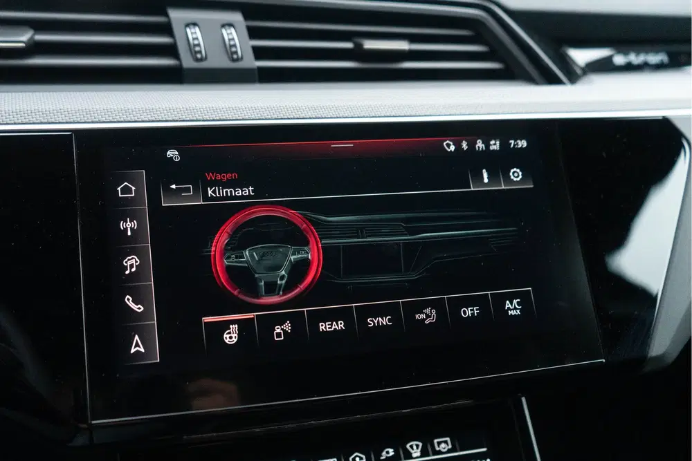 Audi SQ8 Quattro uit 2024, foto 6