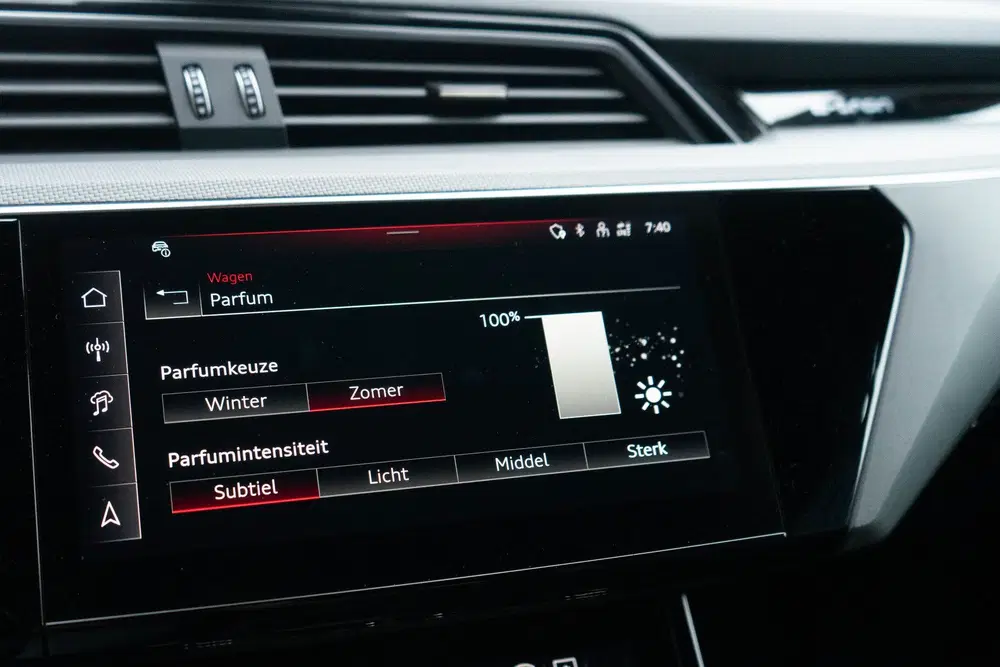 Audi SQ8 Quattro uit 2024, foto 8