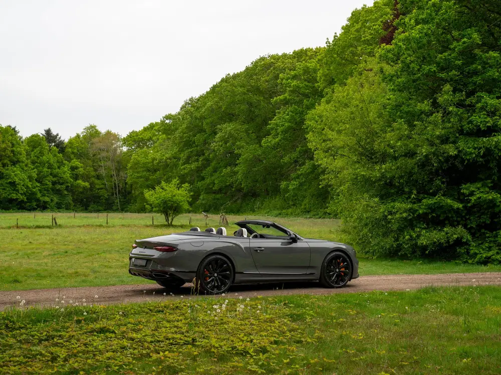 Bentley Continental GTC 4.0 V8 Hybrid uit 2026, foto 4