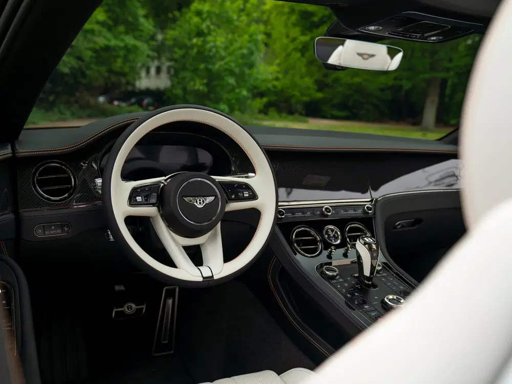 Bentley Continental GTC 4.0 V8 Hybrid uit 2026, foto 7
