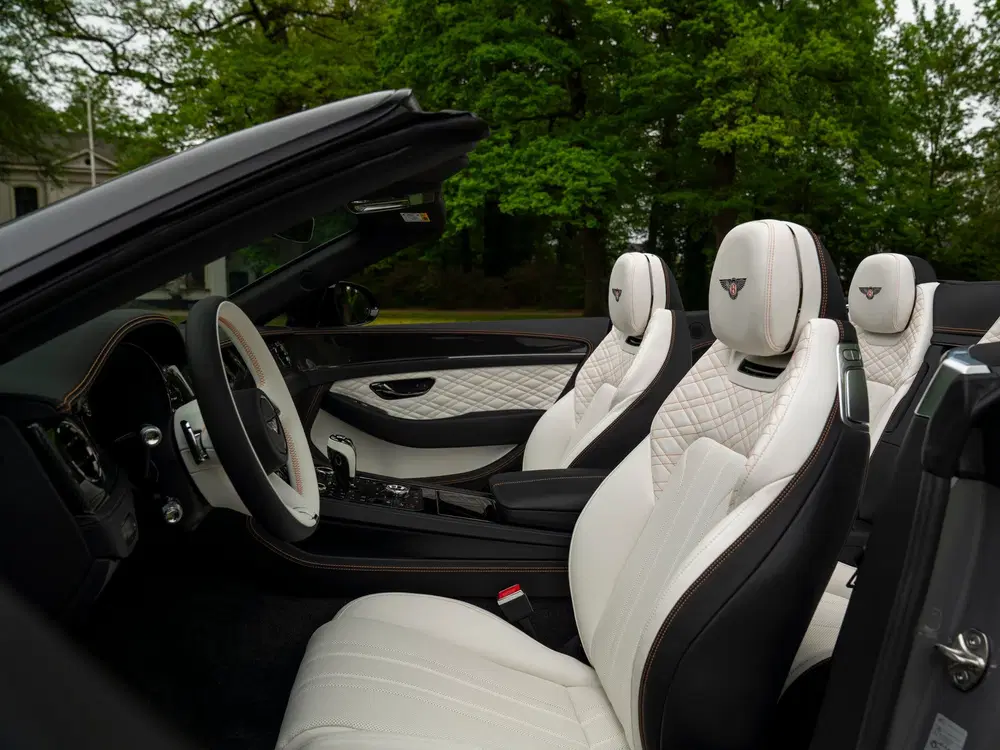 Bentley Continental GTC 4.0 V8 Hybrid uit 2026, foto 8