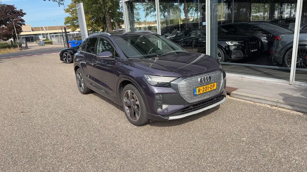 Audi Q4 e-tron 40 Launch edition Advanced 77 kWh 204 PK uit 2021, foto 3