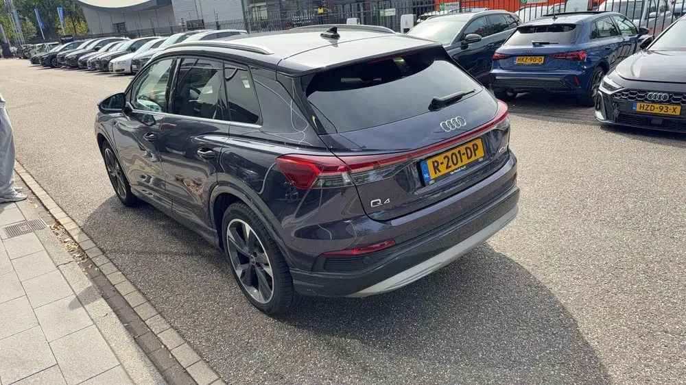 Audi Q4 e-tron 40 Launch edition Advanced 77 kWh 204 PK uit 2021, foto 4