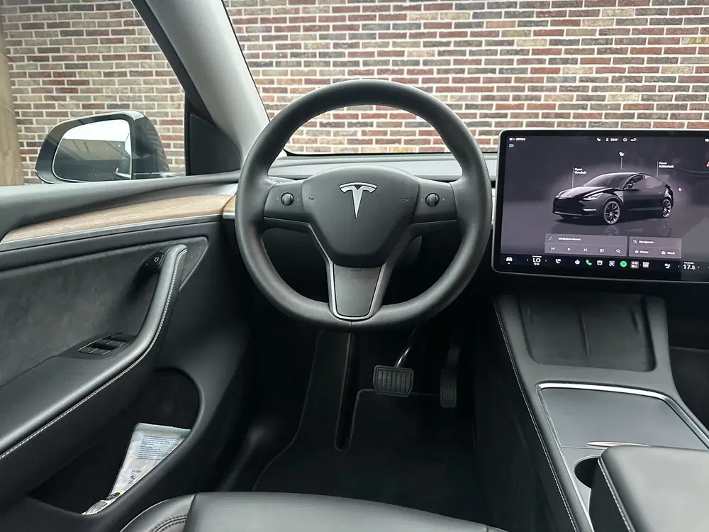 Tesla Model Y Long Range AWD 75 kWh uit 2022, foto 10