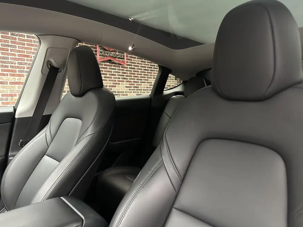 Tesla Model Y Long Range AWD 75 kWh uit 2022, foto 13