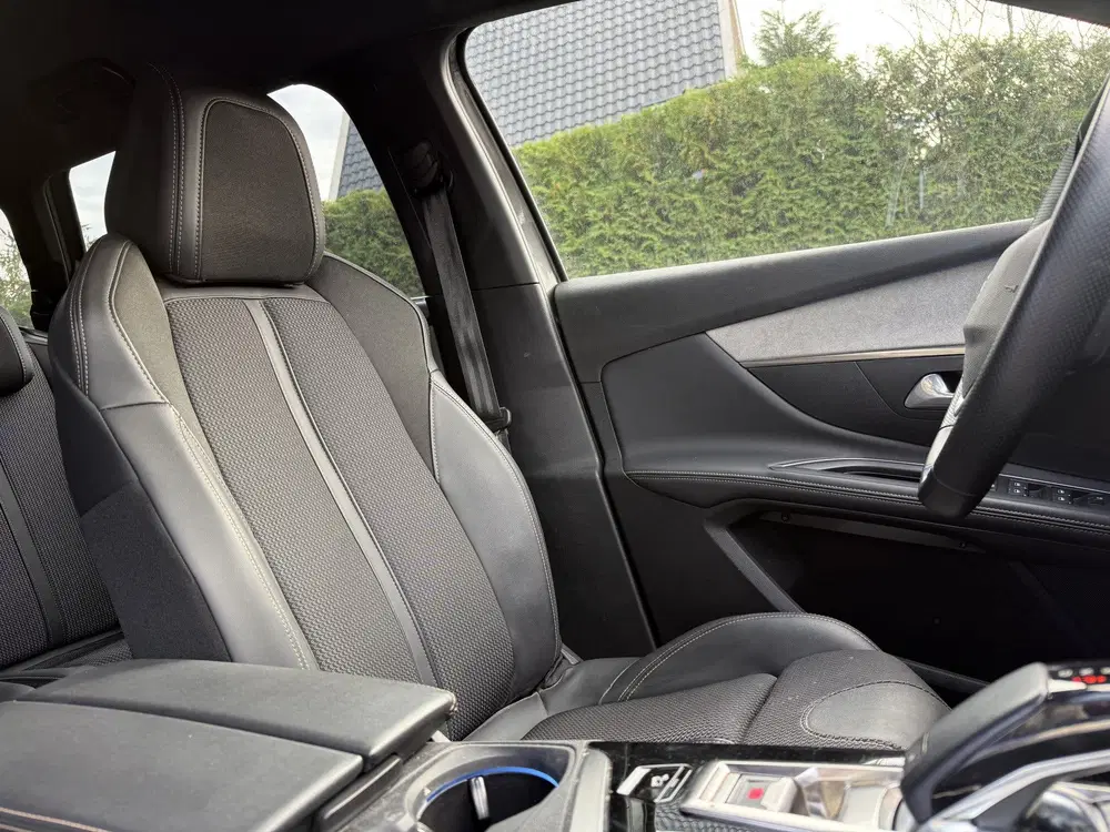 Peugeot 5008 130pk PT Aut. GT 7p. uit 2023, foto 2