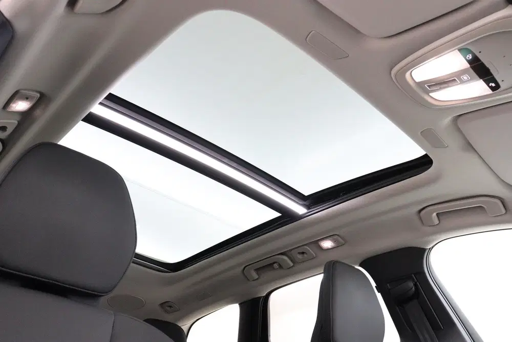 Volvo XC60 T6 PLUG-IN HYBRID AWD ULTRA DARK -PANO.DAK uit 2025, foto 10