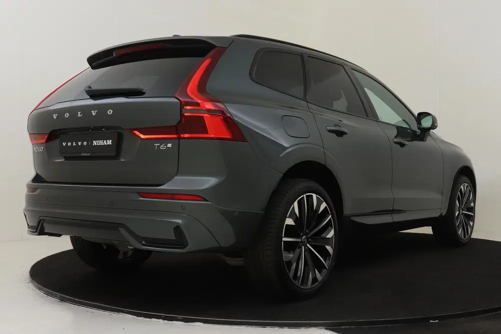 Volvo XC60 T6 PLUG-IN HYBRID AWD ULTRA DARK -PANO.DAK uit 2025, foto 3