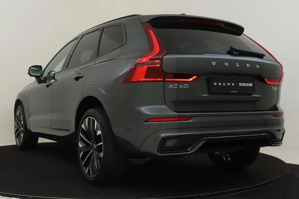 Volvo XC60 T6 PLUG-IN HYBRID AWD ULTRA DARK -PANO.DAK uit 2025, foto 5