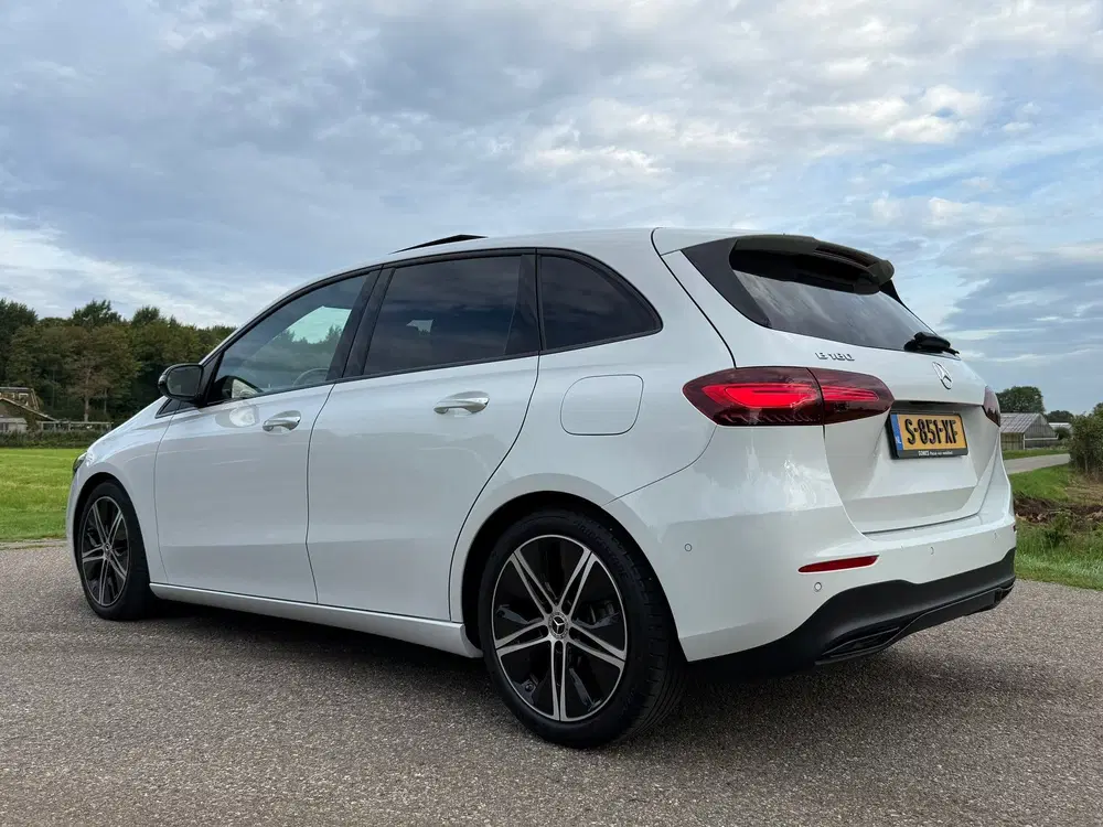 Mercedes-Benz B-Klasse 180 Luxury Line Automaat uit 2023, foto 3