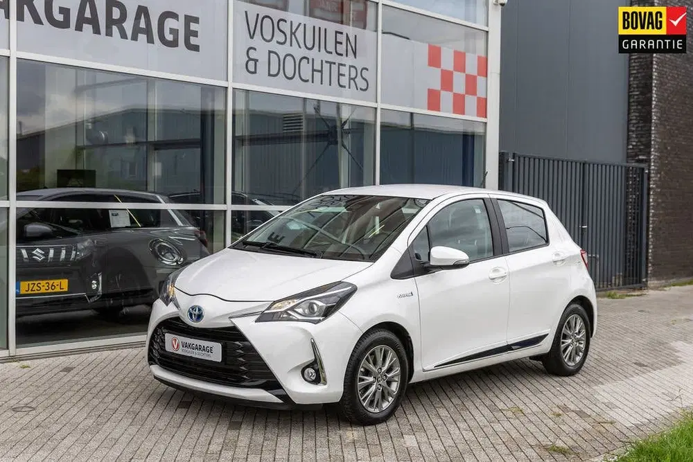 Toyota Yaris 1.5 Hybrid Dynamic White uit 2019