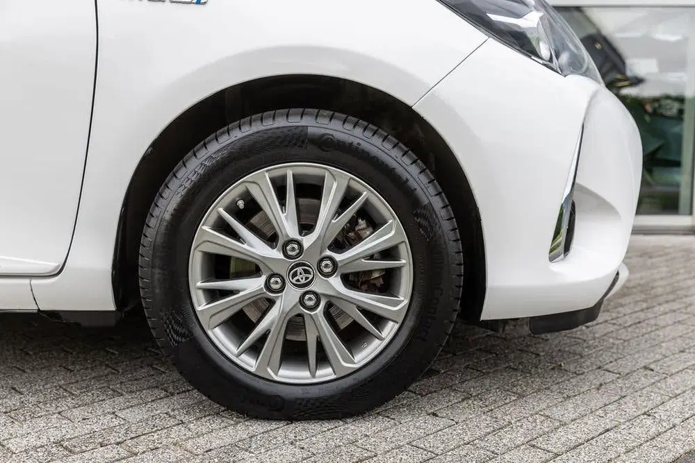 Toyota Yaris 1.5 Hybrid Dynamic White uit 2019, foto 4